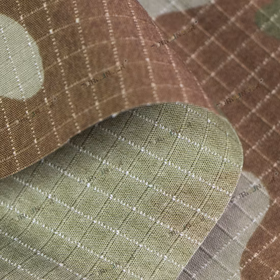 Tecido Ripstop camuflado de poliéster camuflado de três cores de boa qualidade Tecido Ripstop estampado camuflado por atacado
